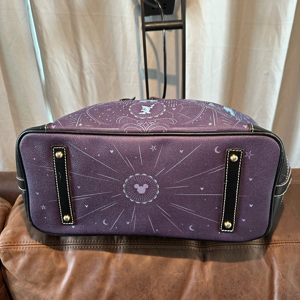 DISNEY DOONEY & BURKE 2017 park bag - Picture 15 of 15